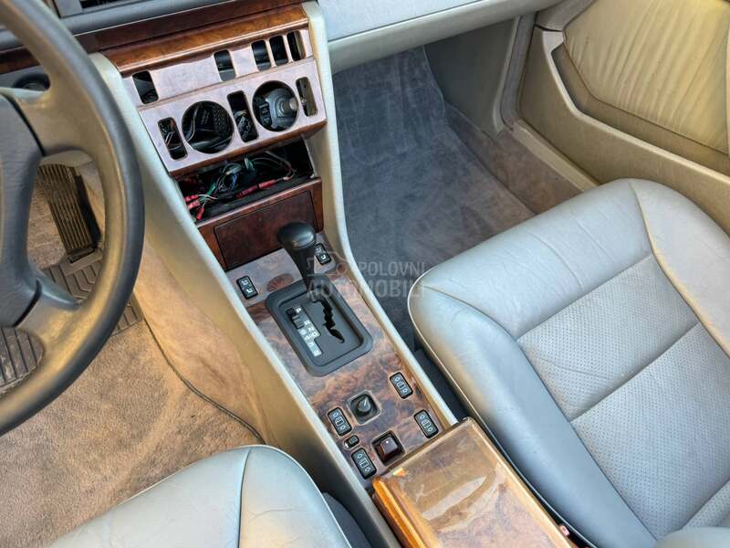 Mercedes Benz E 320 