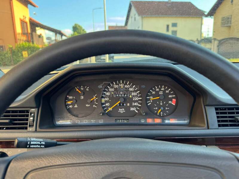 Mercedes Benz E 320 