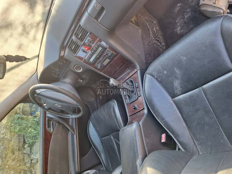 Mercedes Benz E 220 