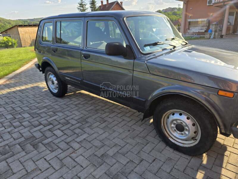 Lada Niva 