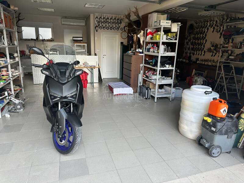 Yamaha Xmax300