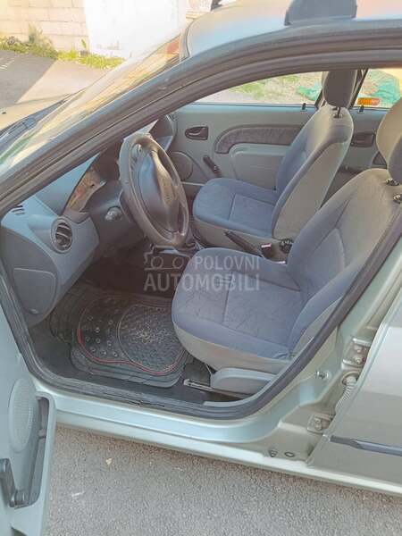 Dacia Logan 