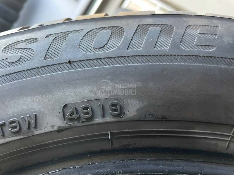 Bridgestone 225/55 R18 Zimska