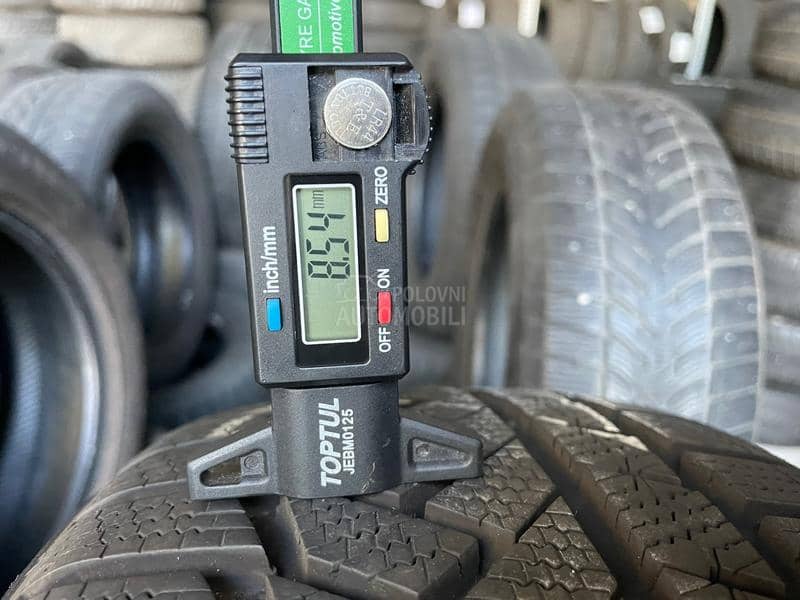 Continental 215/45 R18 Zimska