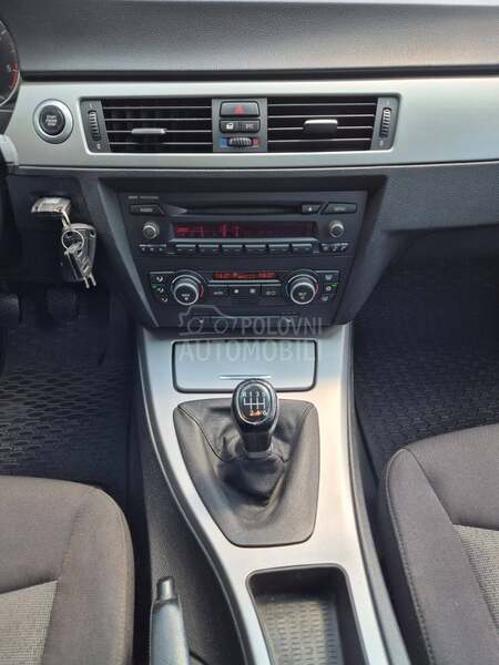 BMW 318 D/