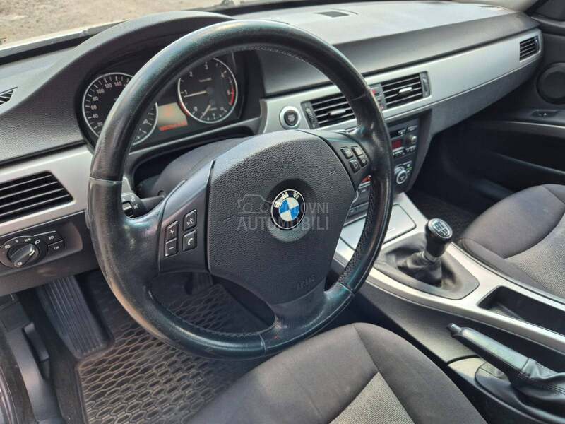 BMW 318 D/