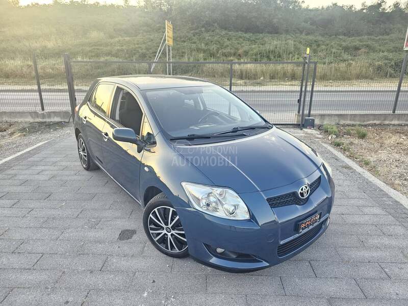 Toyota Auris 1.4 d4 ATM