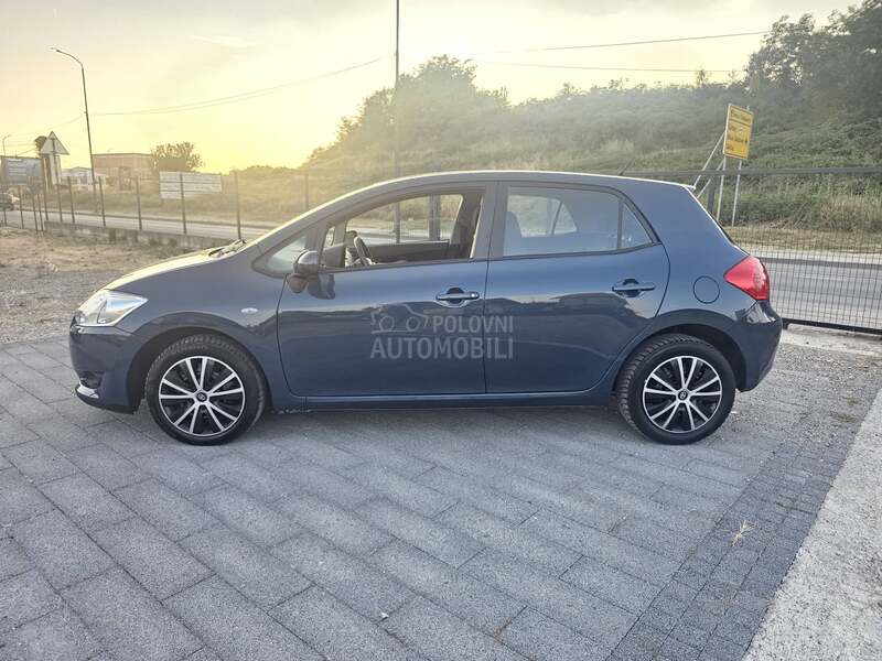 Toyota Auris 1.4 d4 ATM