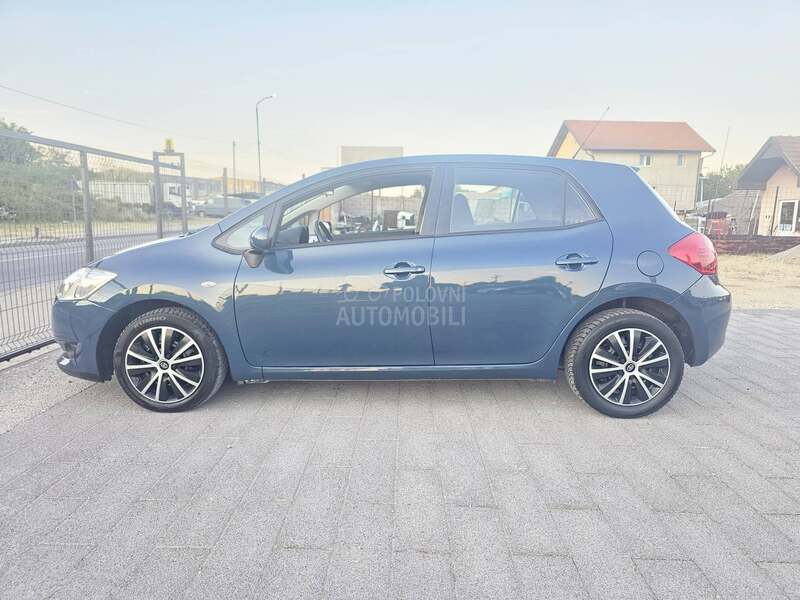 Toyota Auris 1.4 d4 ATM