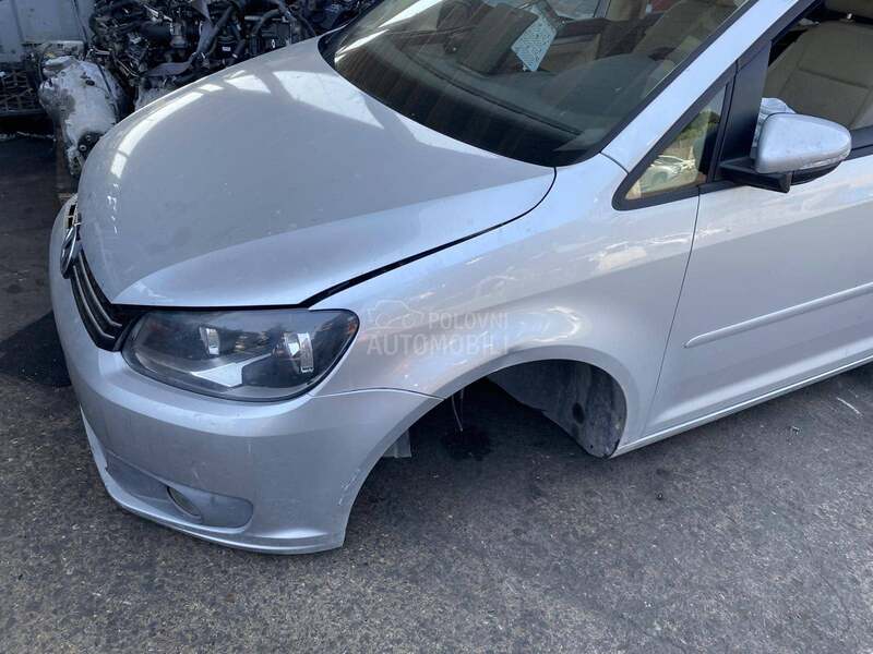 Volkswagen Touran -  kompletan auto u delovima