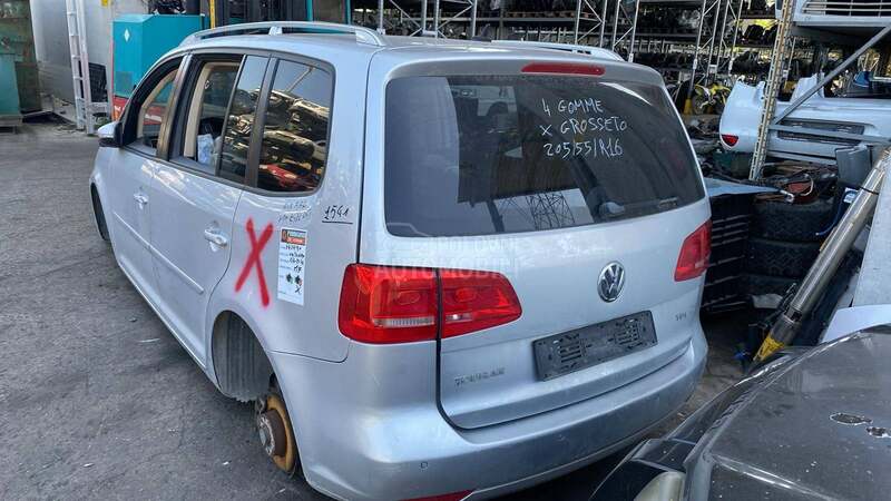 Volkswagen Touran -  kompletan auto u delovima
