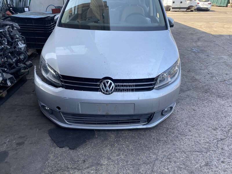 Volkswagen Touran -  kompletan auto u delovima