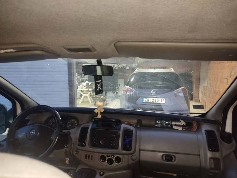 Opel Vivaro 