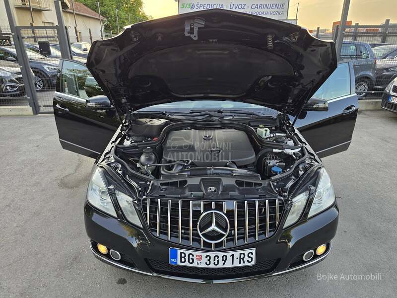Mercedes Benz E 220 ELEGANCE