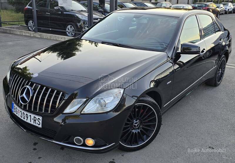 Mercedes Benz E 220 ELEGANCE