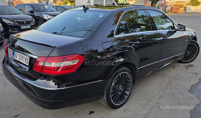 Mercedes Benz E 220 ELEGANCE
