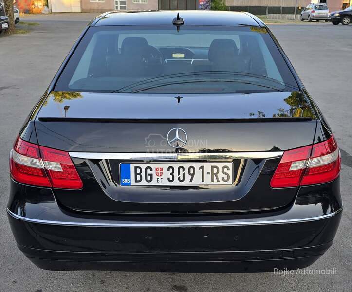 Mercedes Benz E 220 ELEGANCE
