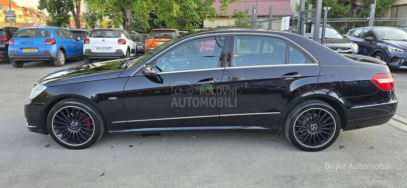 Mercedes Benz E 220 ELEGANCE