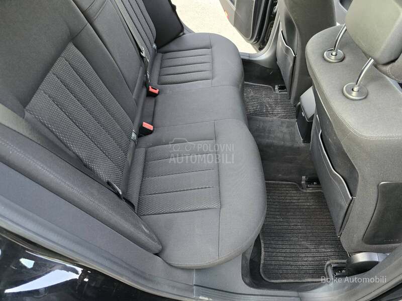Mercedes Benz E 220 ELEGANCE