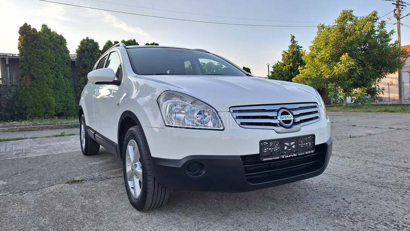 Nissan Qashqai + 2 