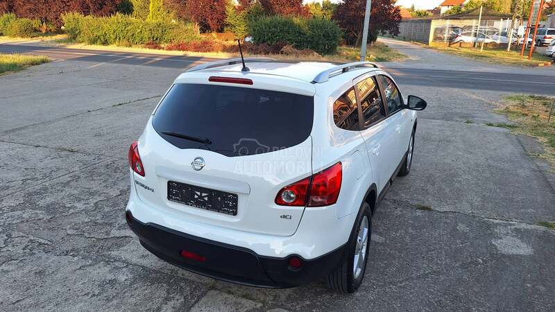 Nissan Qashqai + 2 