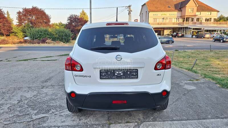 Nissan Qashqai + 2 