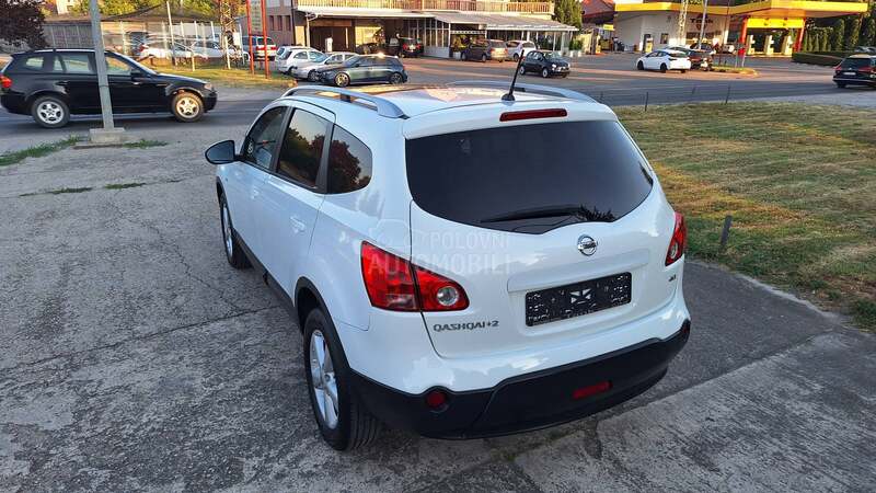 Nissan Qashqai + 2 