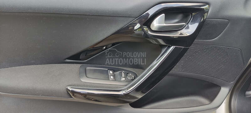 Peugeot 208 1.2 VTI