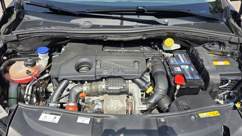 Peugeot 2008 1.6 hdi Allure