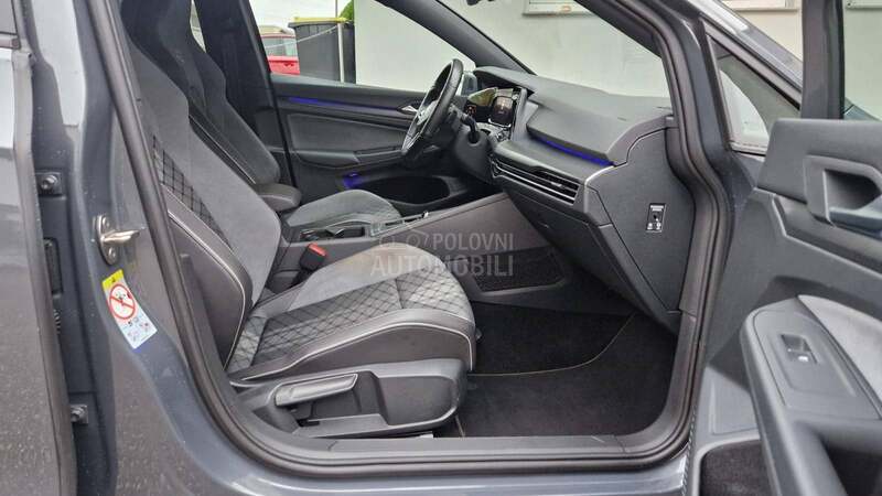 Volkswagen Golf 8 dsg r line