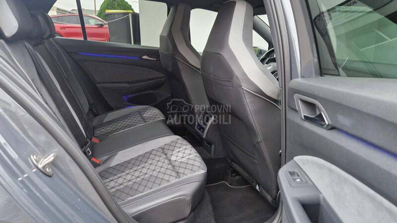 Volkswagen Golf 8 dsg r line