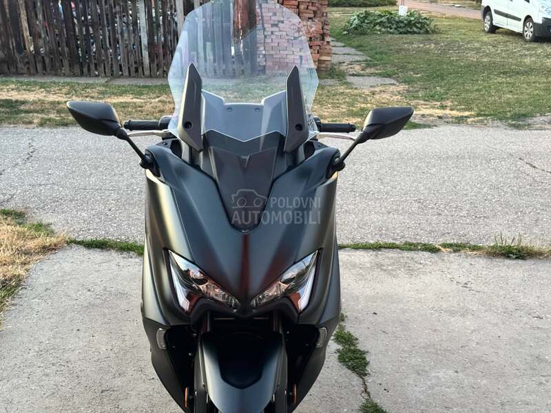 Yamaha T-Max 560