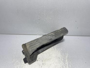 PAPUCICA GASA za Audi Q3