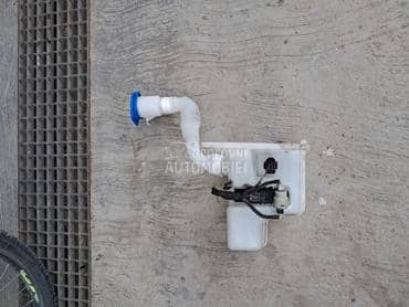 Boca za vetrobransko staklo za Volkswagen Golf 7 od 2012. do 2019. god.