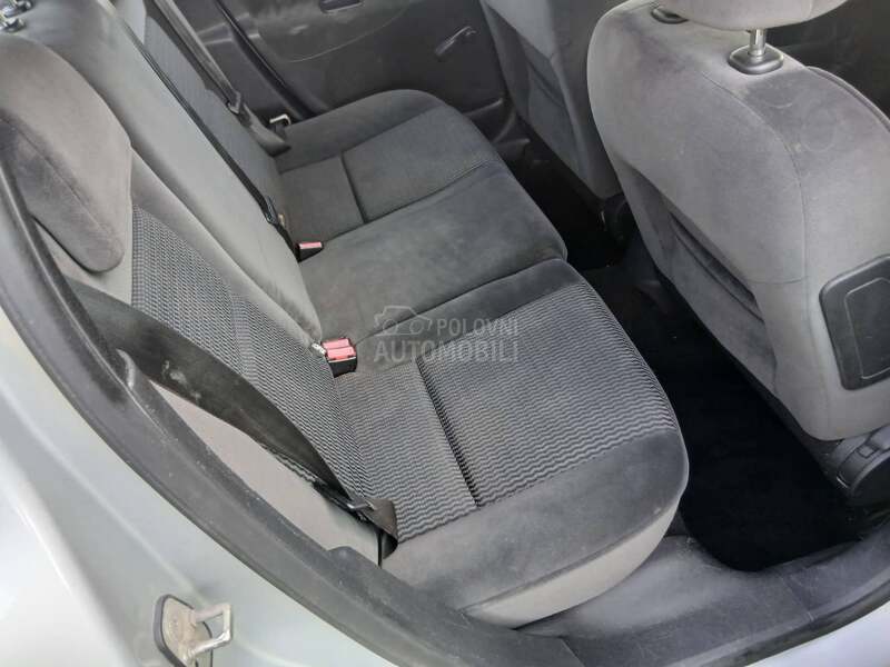Peugeot 207 1.4i  8w