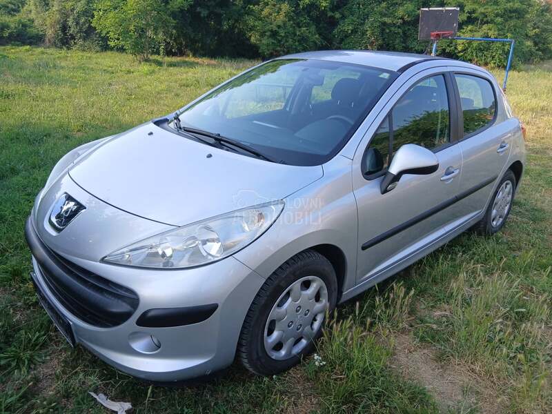 Peugeot 207 1.4i  8w