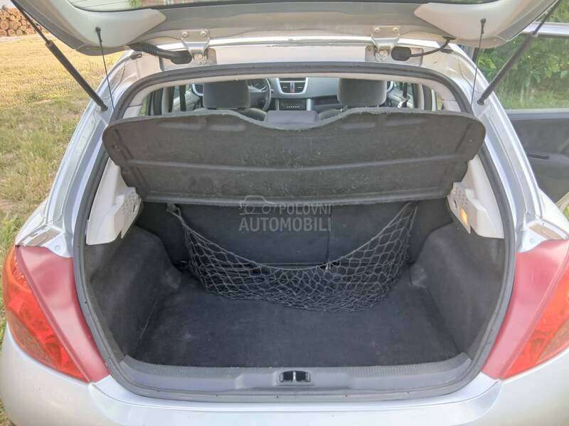 Peugeot 207 1.4i  8w