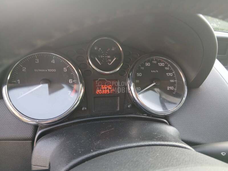 Peugeot 207 1.4i  8w