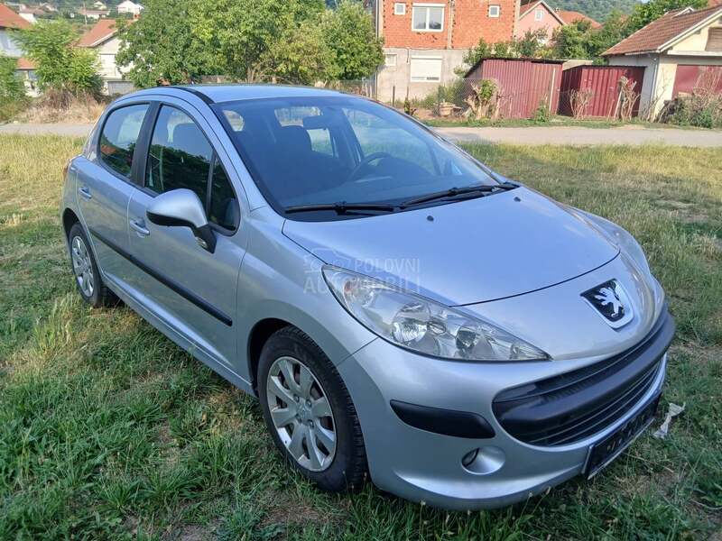 Peugeot 207 1.4i  8w
