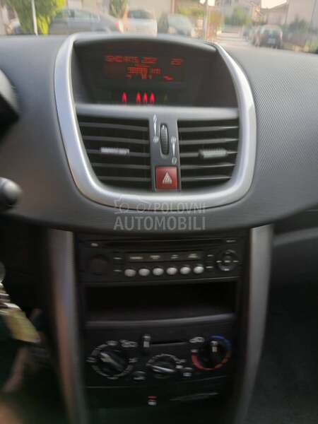 Peugeot 207 1.4i  8w