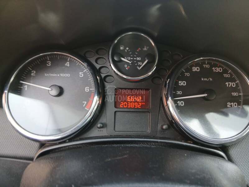 Peugeot 207 1.4i  8w