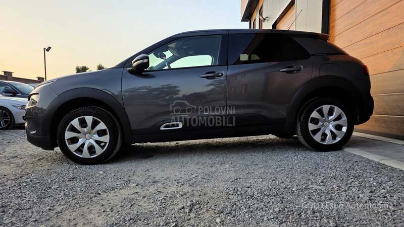 Citroen C4 Cactus 1.2 B.E.N.Z NOV