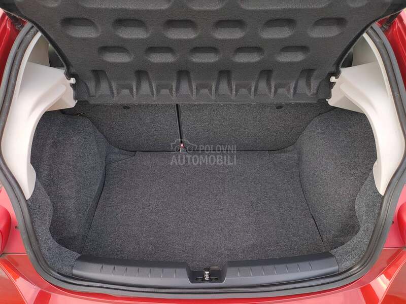 Seat Ibiza 1,2i 2009g /L E P A/