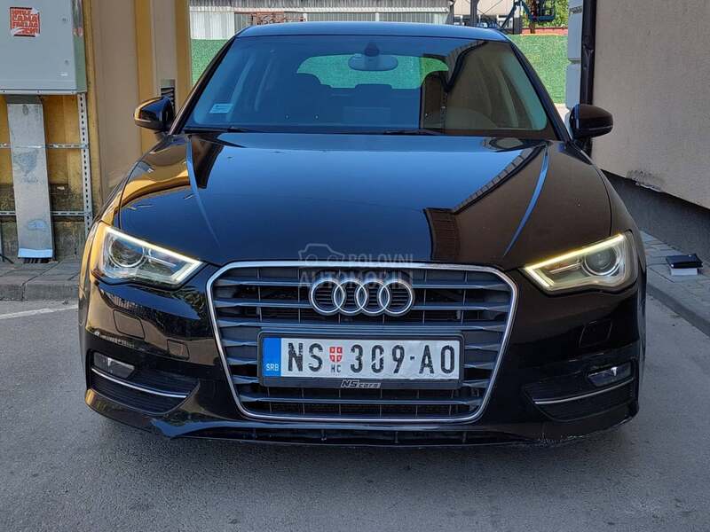Audi A3 1.6 AMBIJENTE