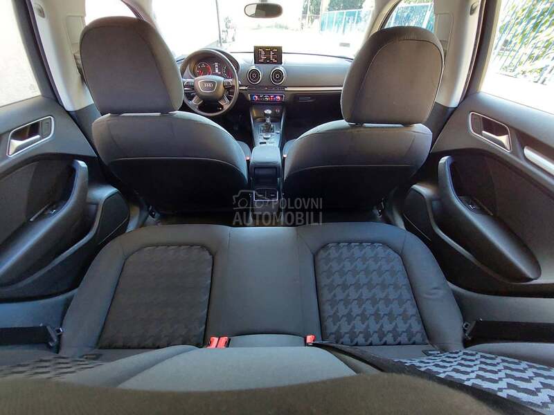 Audi A3 1.6 AMBIJENTE