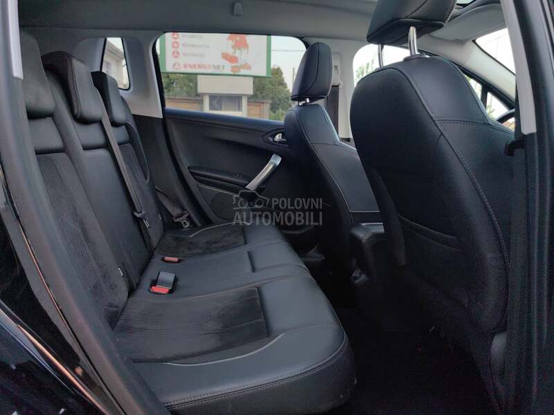 Peugeot 2008 1.2 CROSSWAY PANO