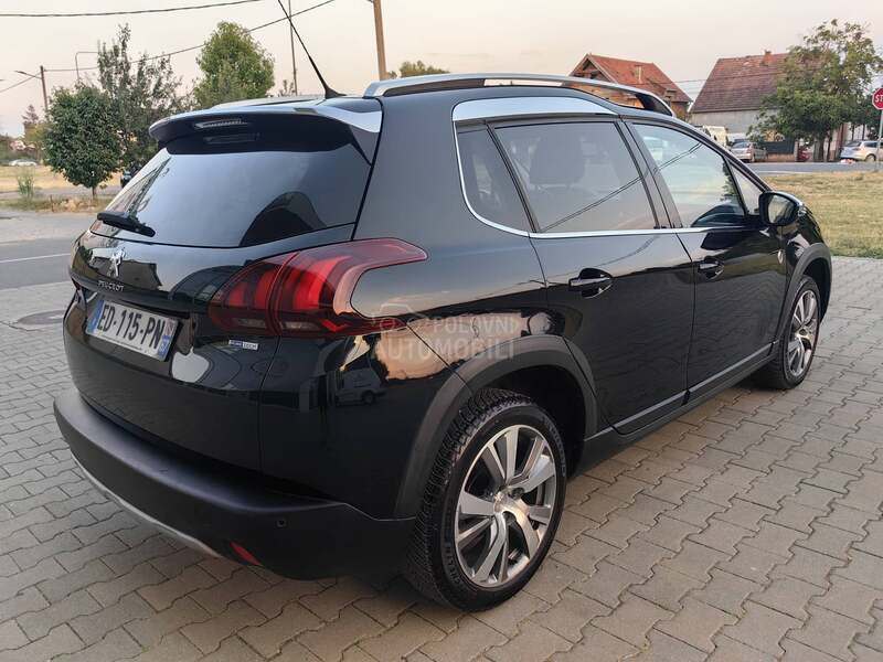 Peugeot 2008 1.2 CROSSWAY PANO