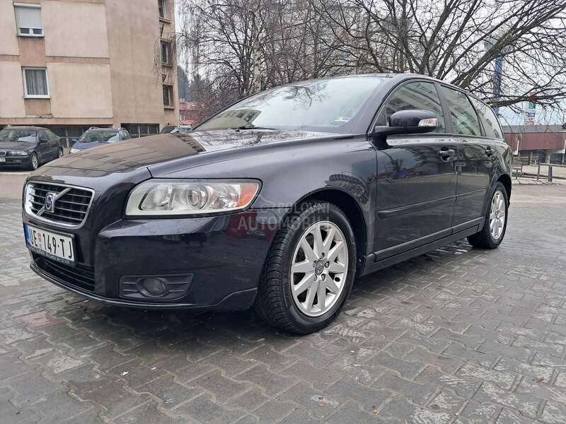 Volvo V50 