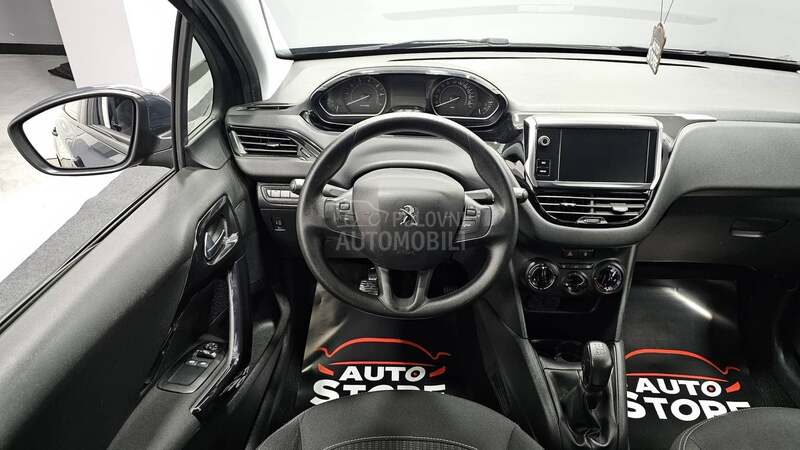 Peugeot 208 1.2 i