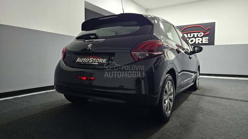 Peugeot 208 1.2 i